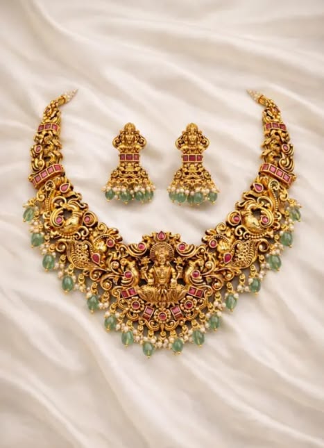 Necklace jewellery